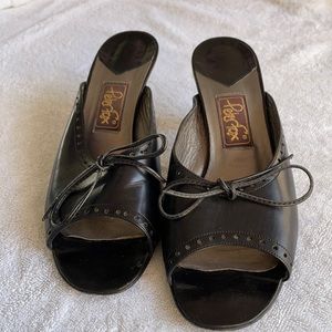 Peter Fox black slides